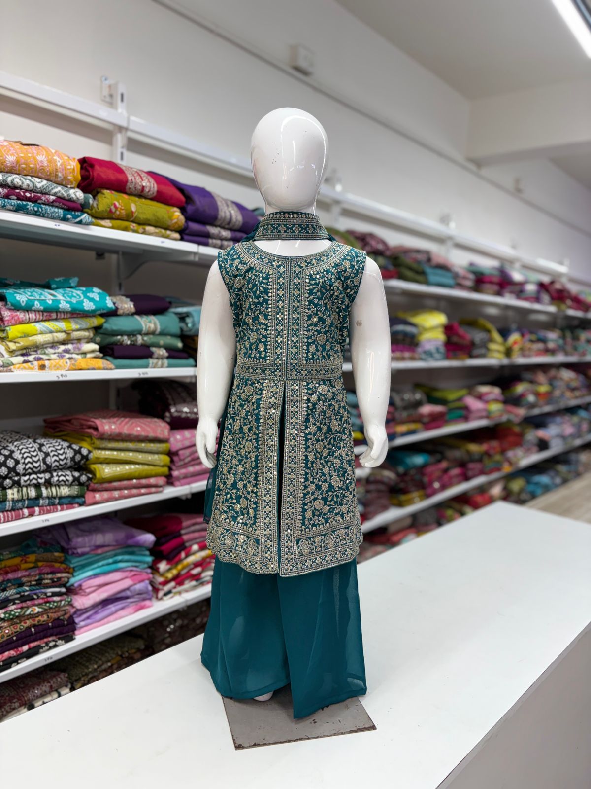Full designer Sarara